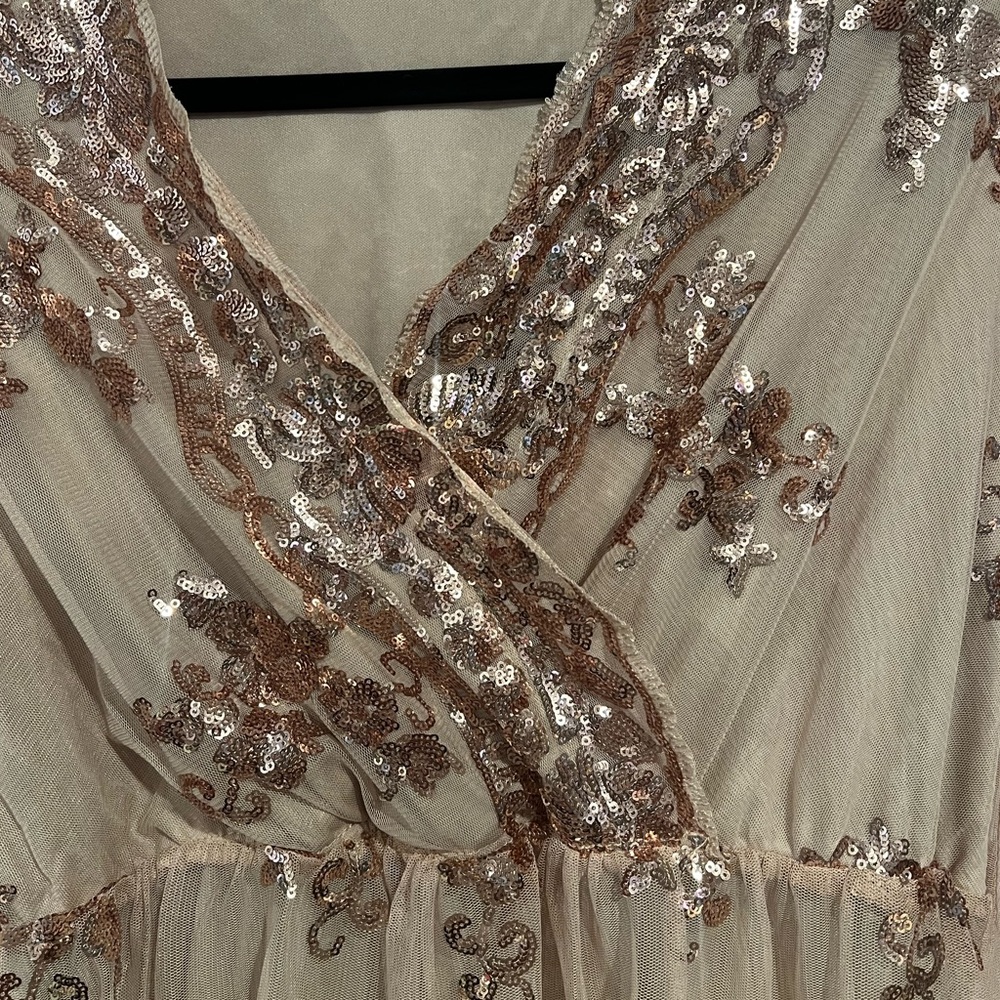 Knee Length Sequined Dress - Picture 4 of 4